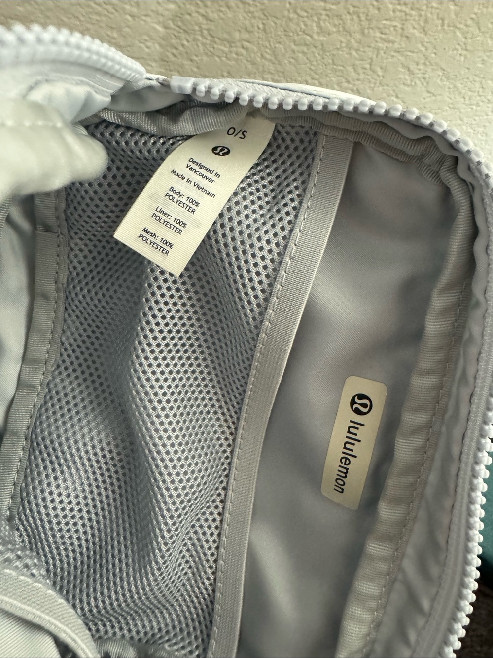 lululemon white camo everywhere belt bag - Picture 7 of 8